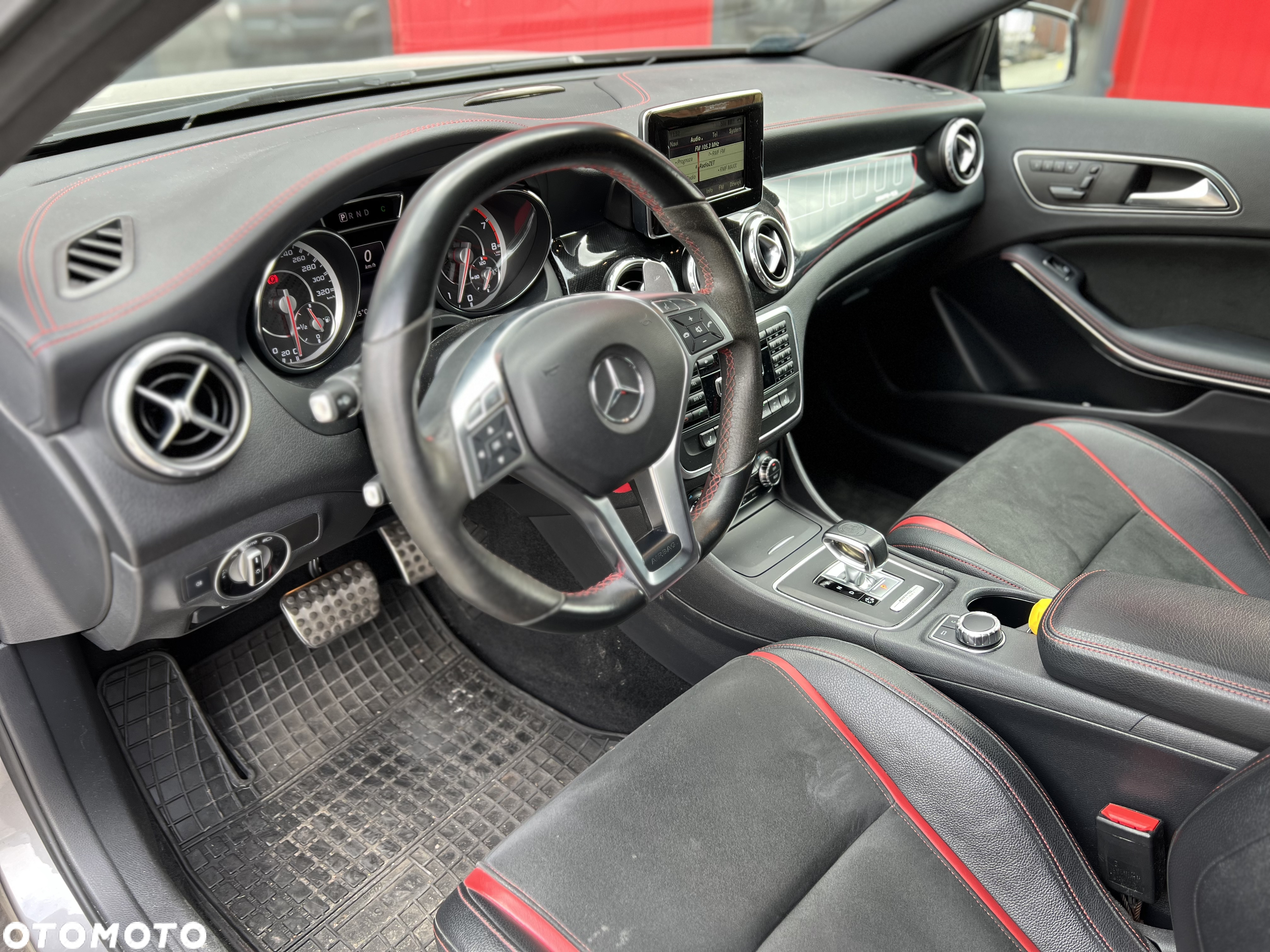 Mercedes-Benz GLA 45 AMG 4-Matic Edition 1 - 5