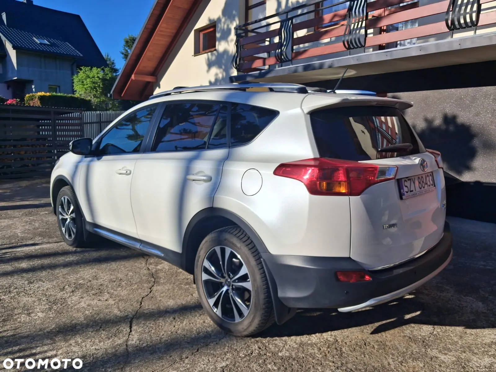 Toyota RAV4 - 4
