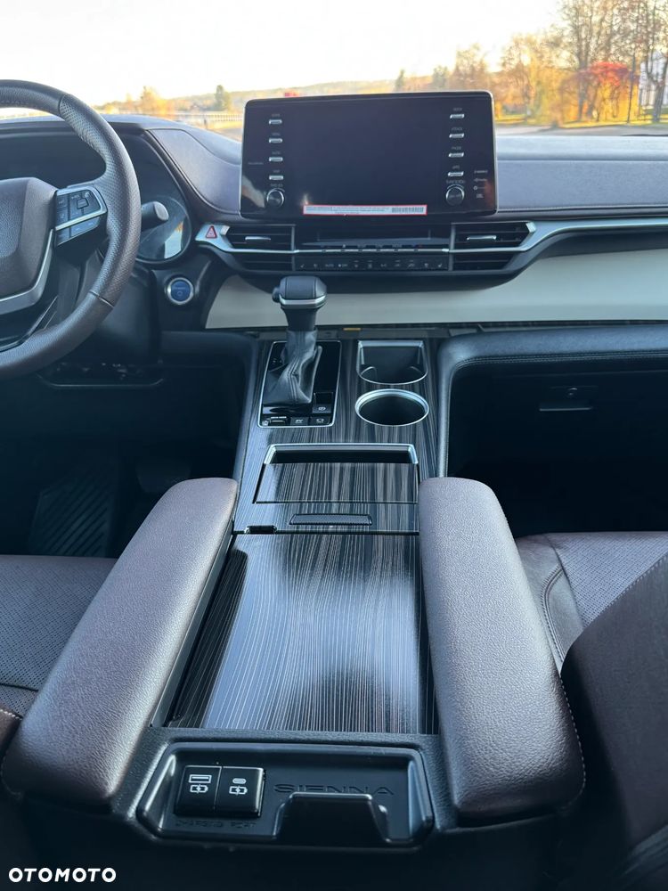Toyota Sienna - 33