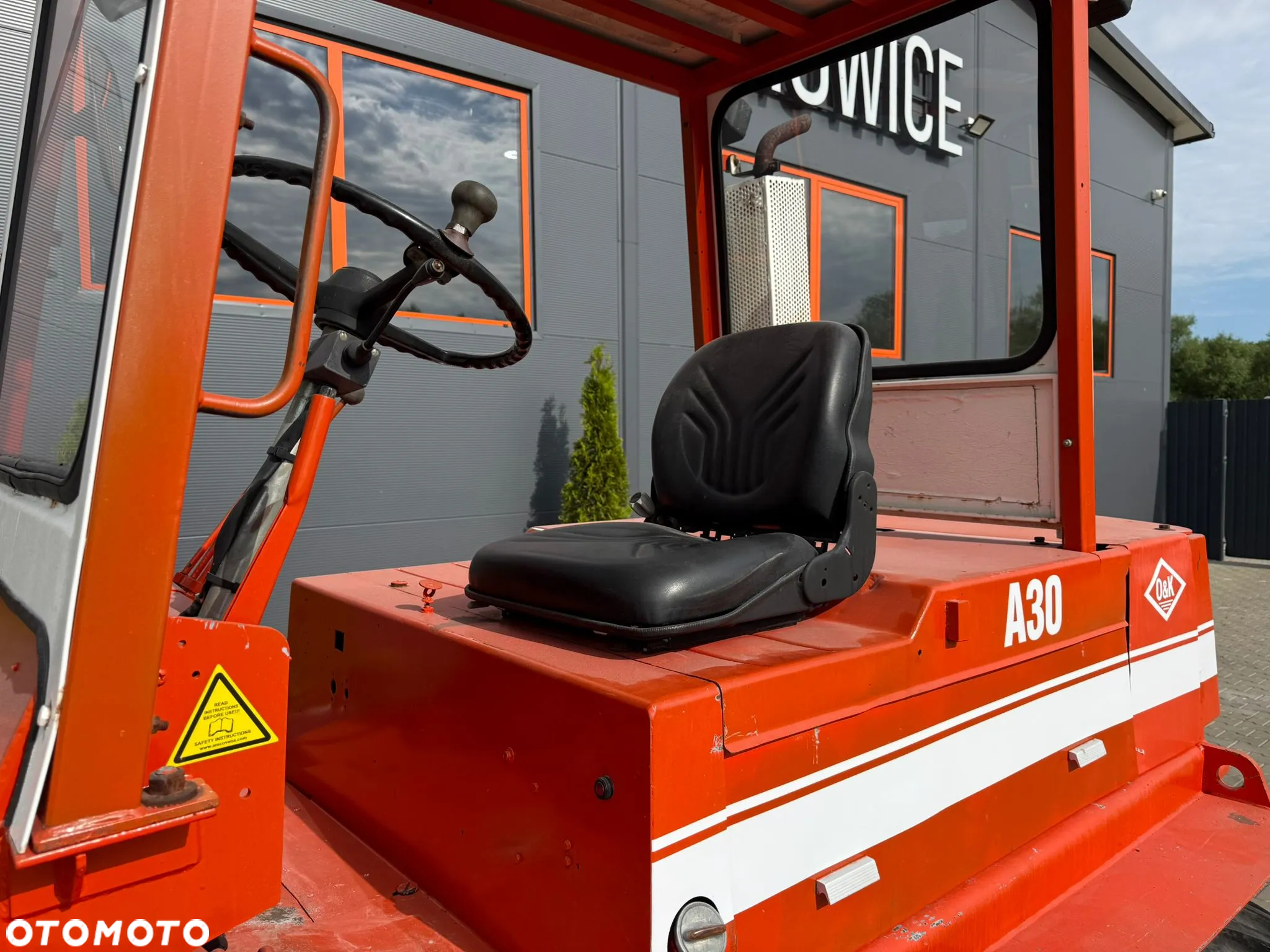 O&K Wózek widłowy terenowy O&K A30 // ładowność 3 T // silnik FORD - 13