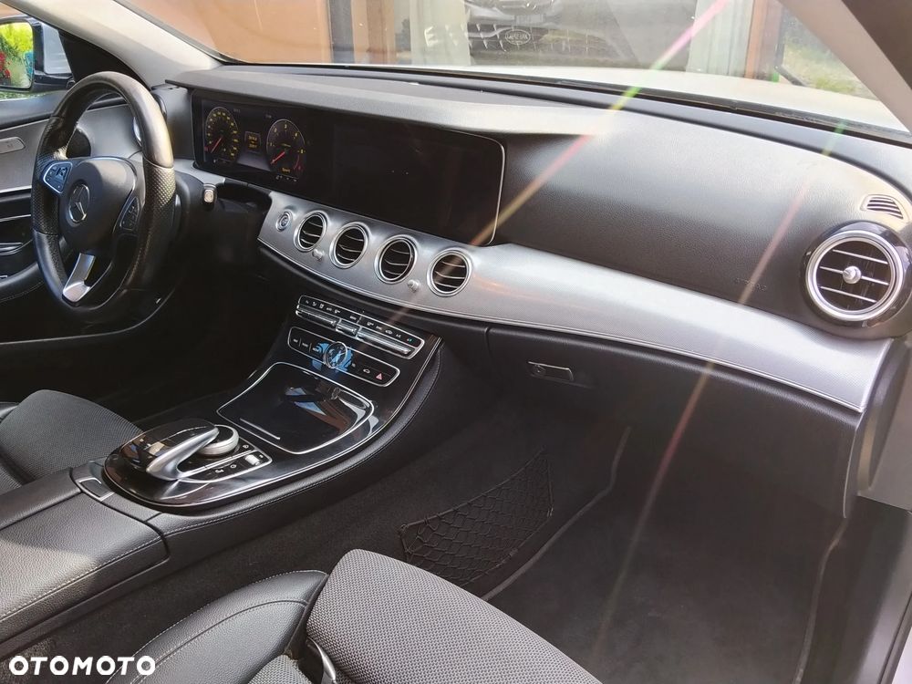 Mercedes-Benz Klasa E 220 d 4-Matic Business Edition 9G-TRONIC - 10