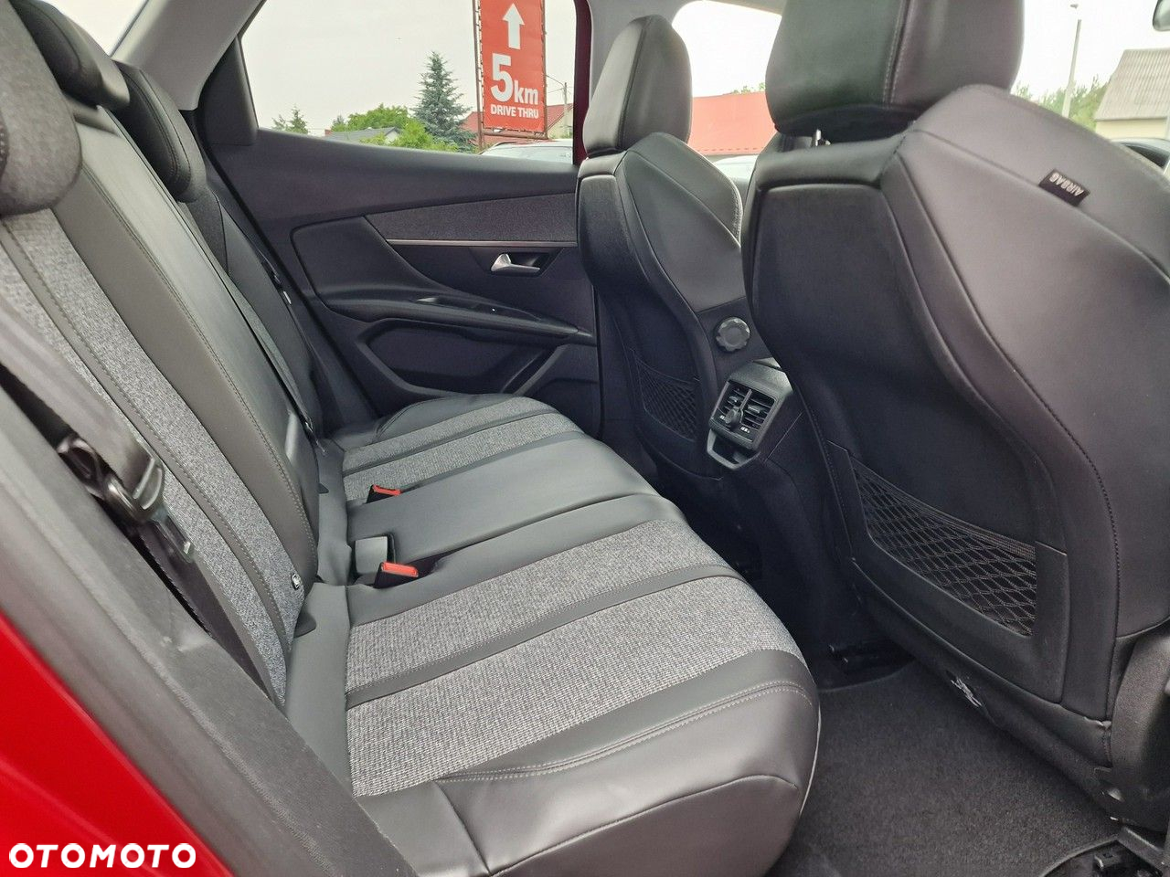 Peugeot 3008 1.2 PureTech Allure - 23