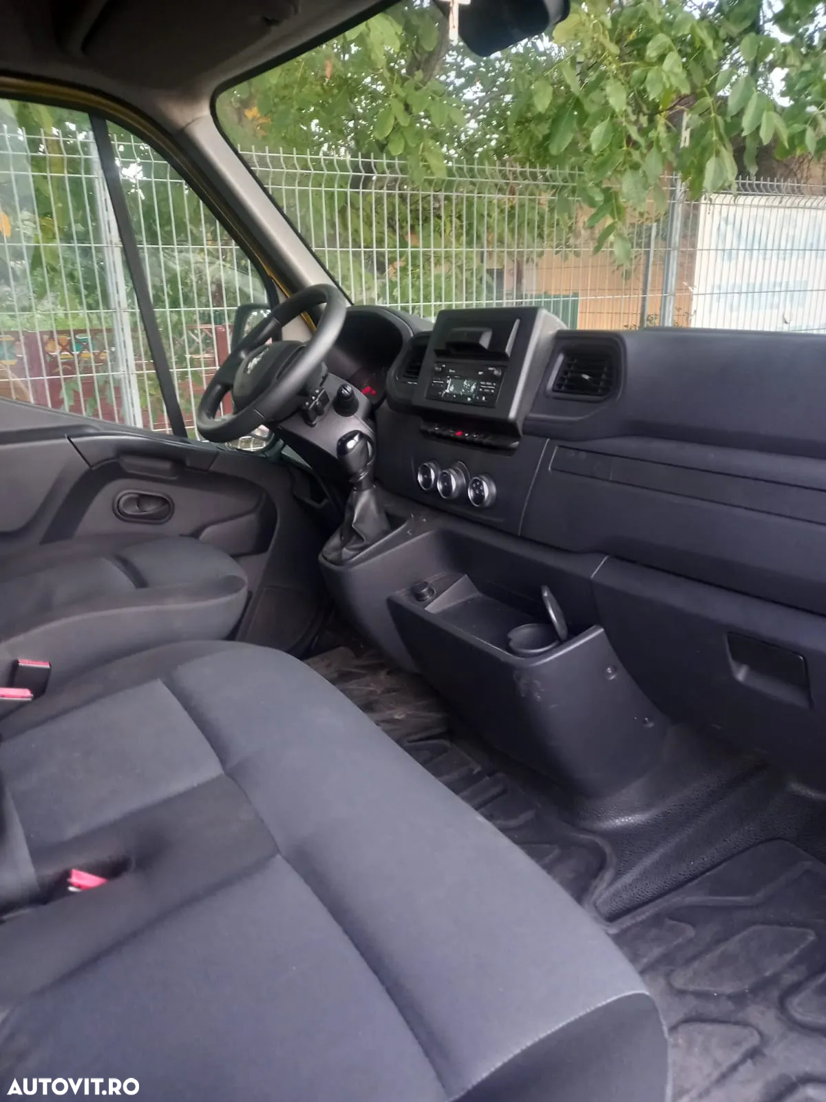 Renault Master 2.3 dCi 130 Furgon Cabina Dubla L3H2 3,5t 6+1 8,83 m3 - 6