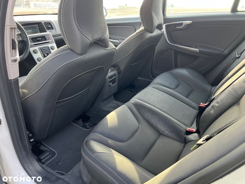 Volvo S60 D3 Geartronic RDesign - 22