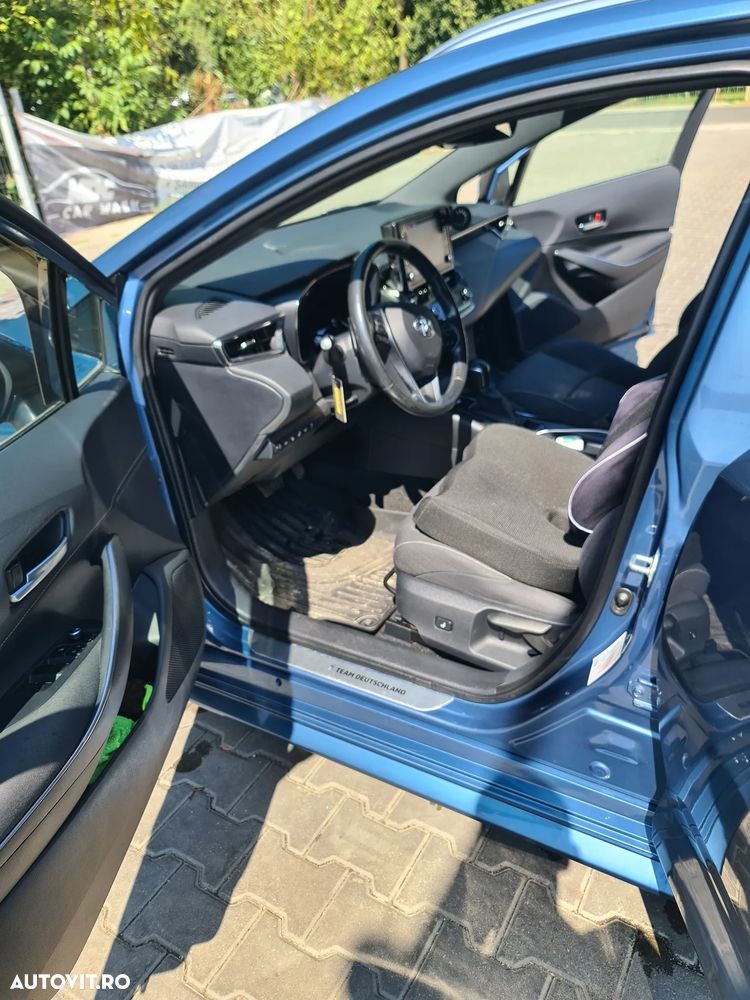 Toyota Corolla - 13