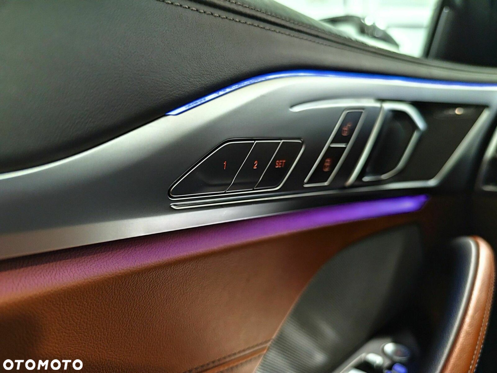 BMW Seria 8 - 18