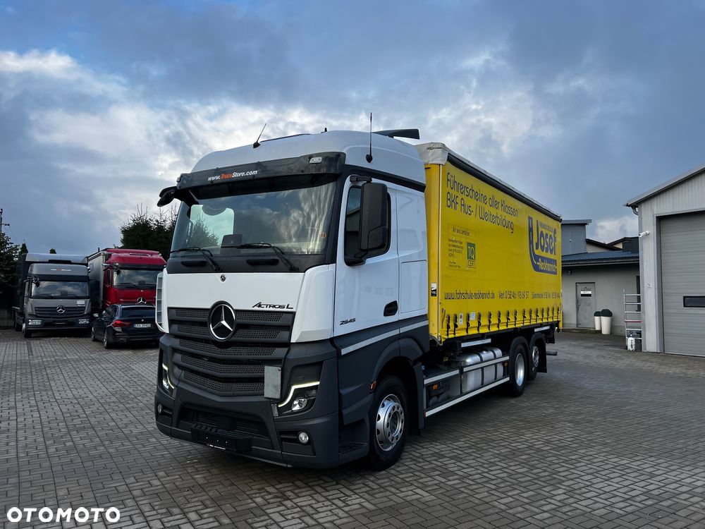 Mercedes-Benz Actros - 1