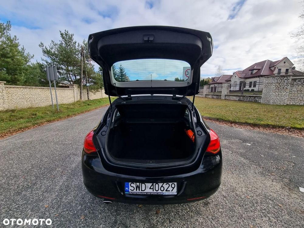 Opel Astra 1.4 T Enjoy S&S - 22