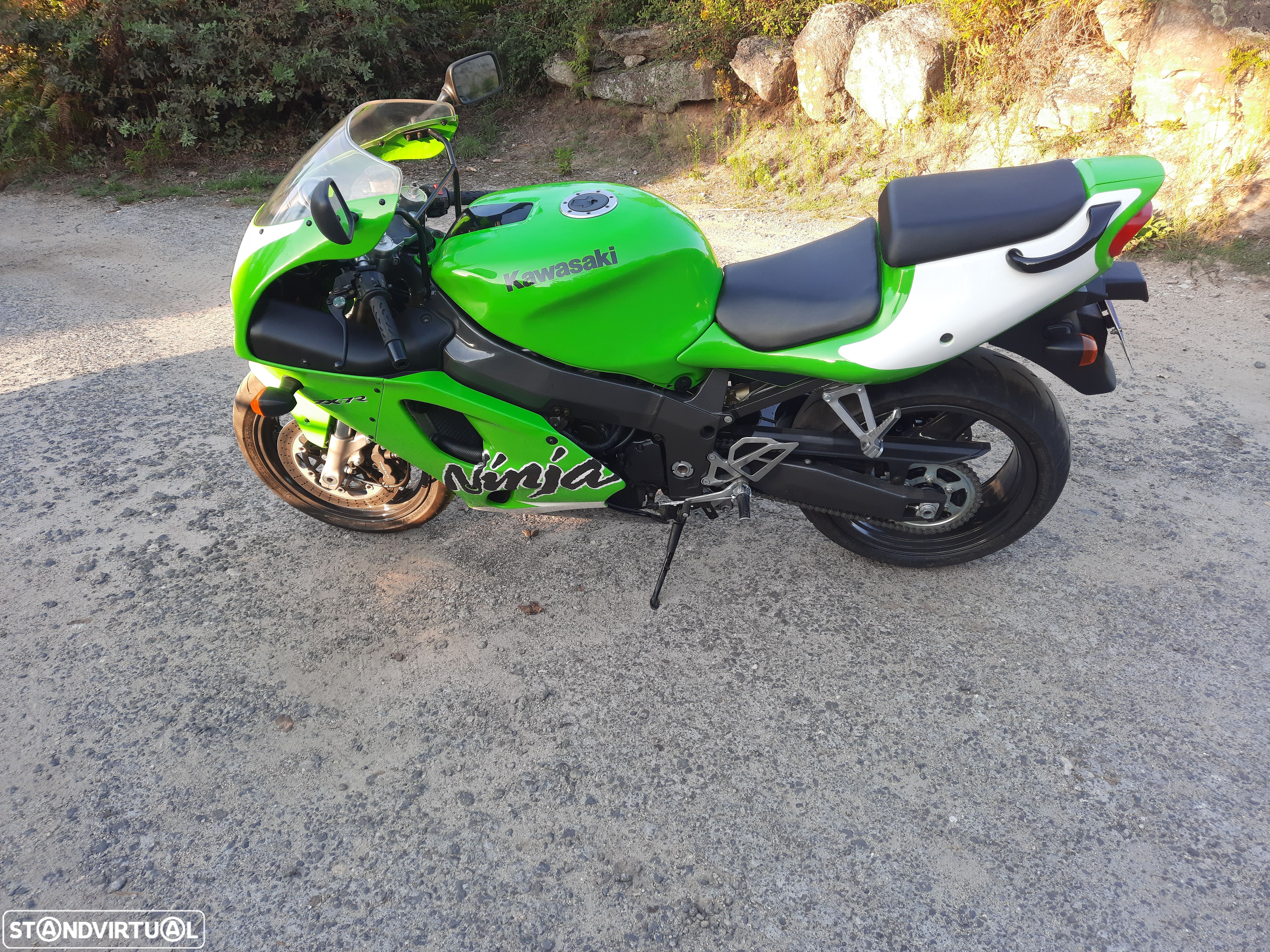 Kawasaki 750 ZX7 R  Aniversário 25 Anos - 1
