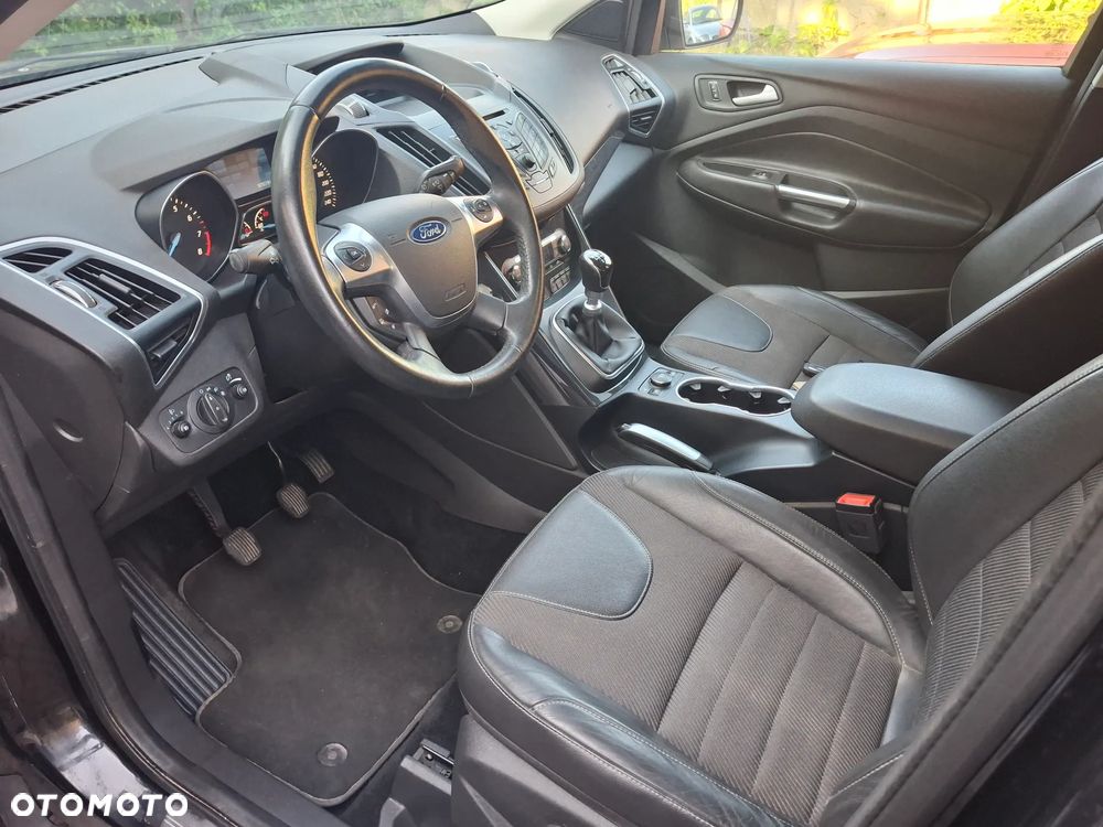 Ford Kuga 1.5 EcoBoost 2x4 Titanium - 7