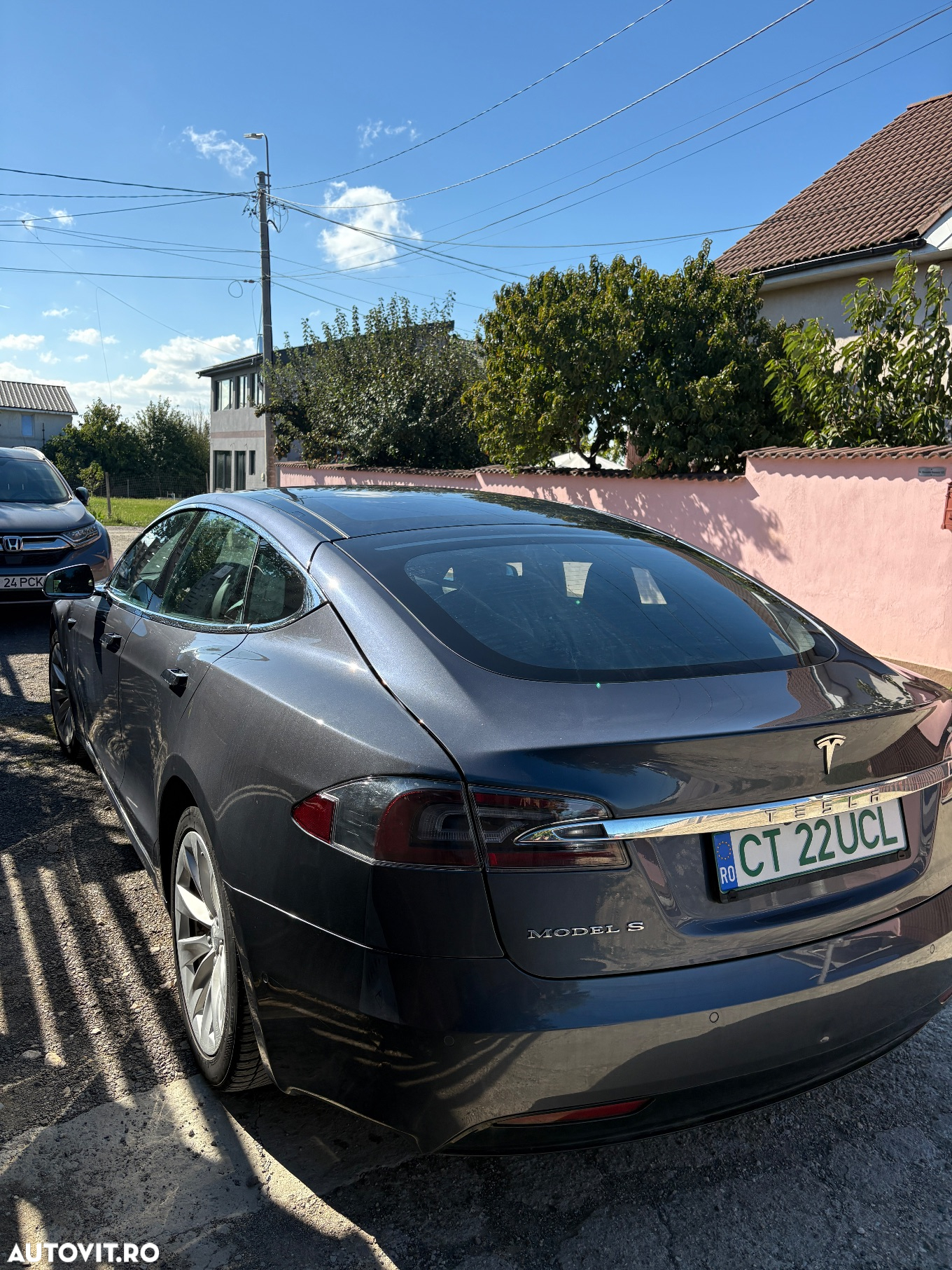 Tesla Model S - 4