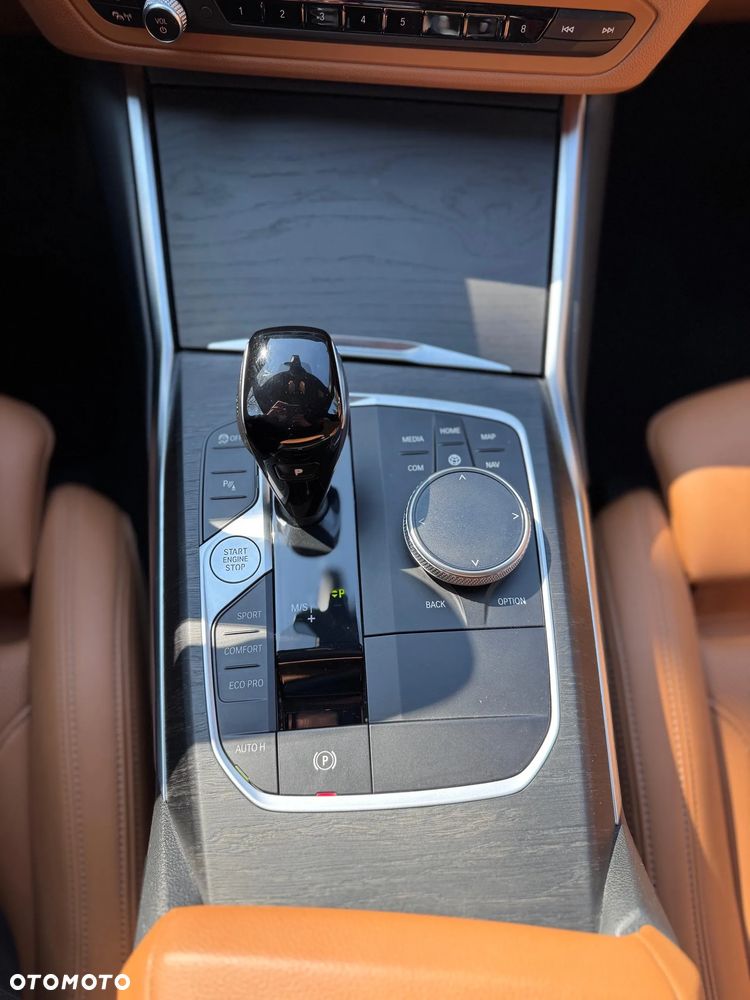 BMW Seria 3 318d Touring Luxury Line - 17
