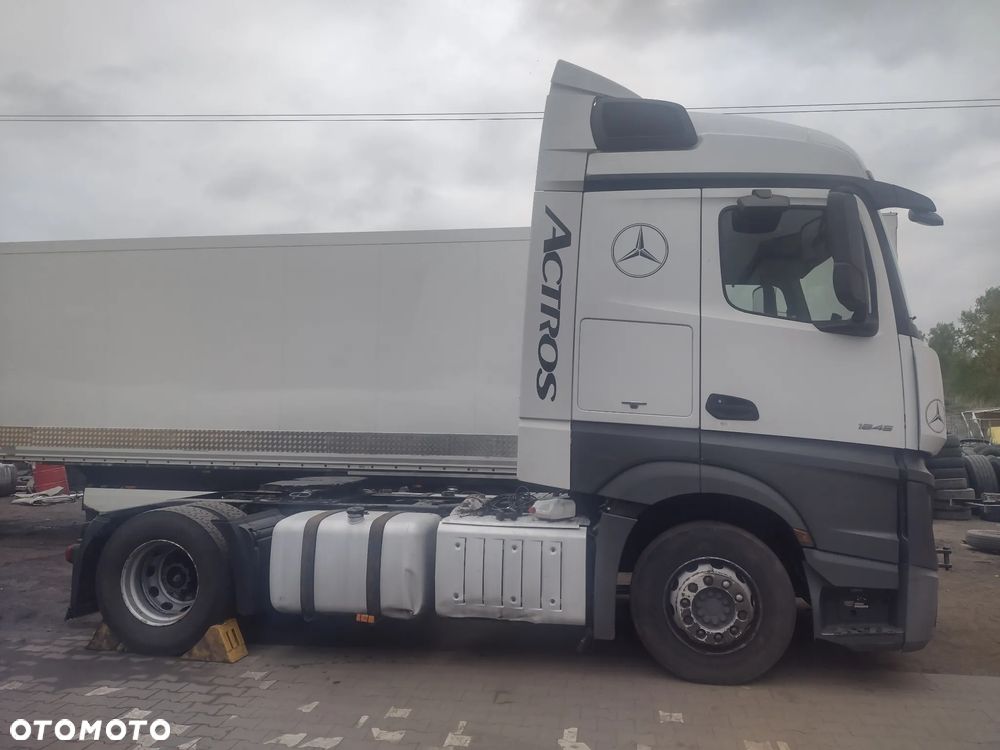 Mercedes-Benz Actros - 3