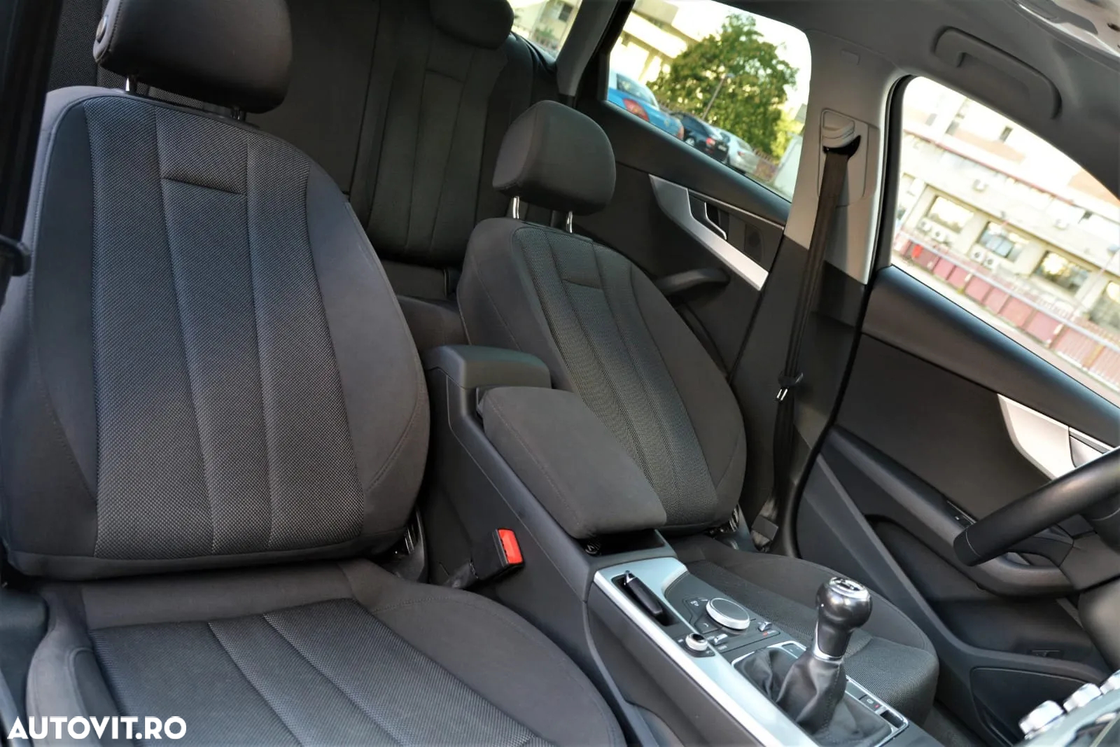 Audi A4 Avant 2.0 TDI - 10