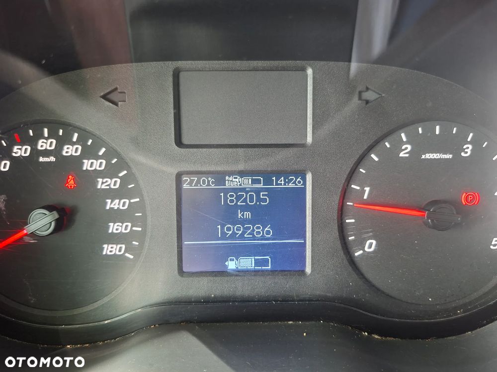 Mercedes-Benz Sprinter - 16