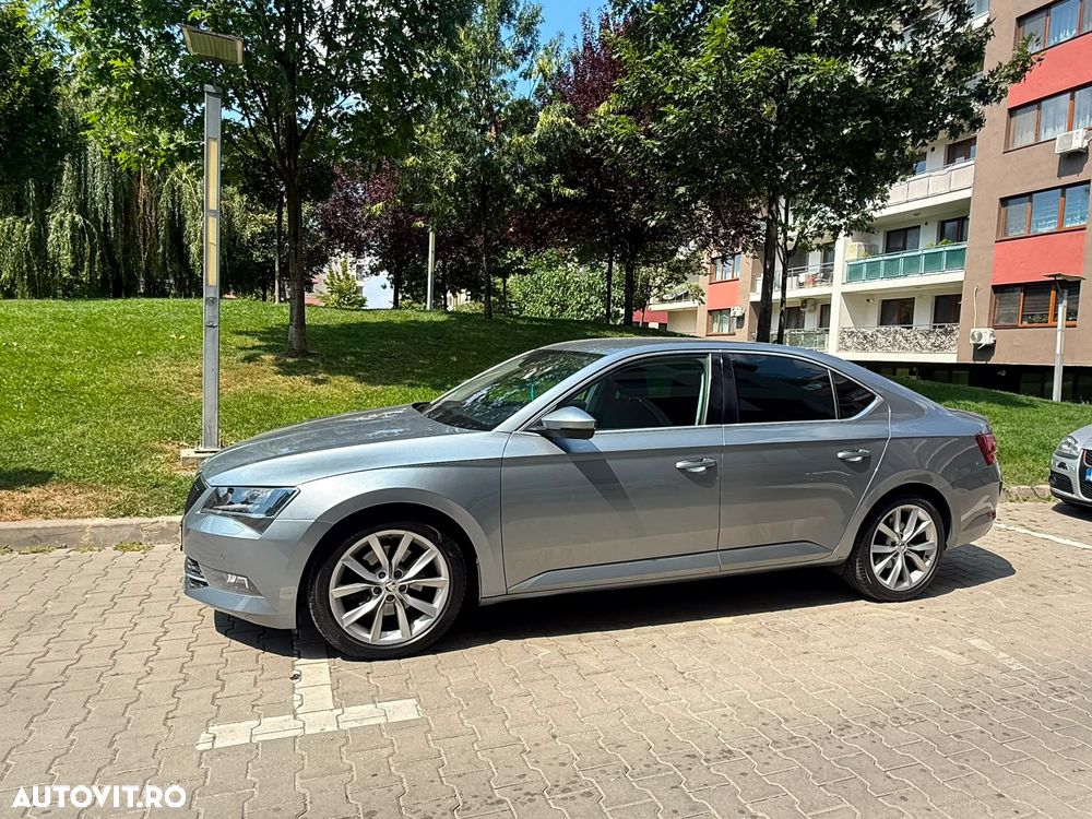 Skoda Superb 2.0 TDI DSG 4X4 Style - 1