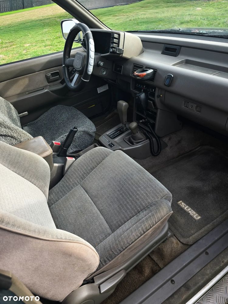 Isuzu Inny - 6