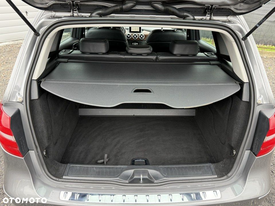 Mercedes-Benz Klasa B 180 (BlueEFFICIENCY) 7G-DCT - 38