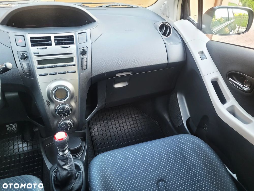 Toyota Yaris 1.33 VVT-i Trend - 12