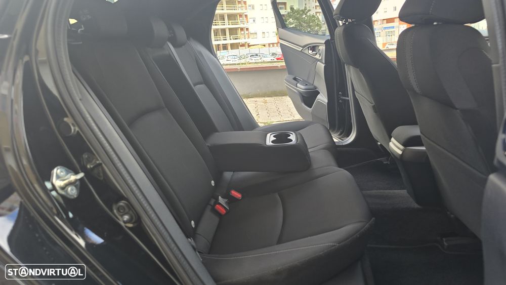 Honda Civic 1.5 i-VTEC Sport Plus - 28