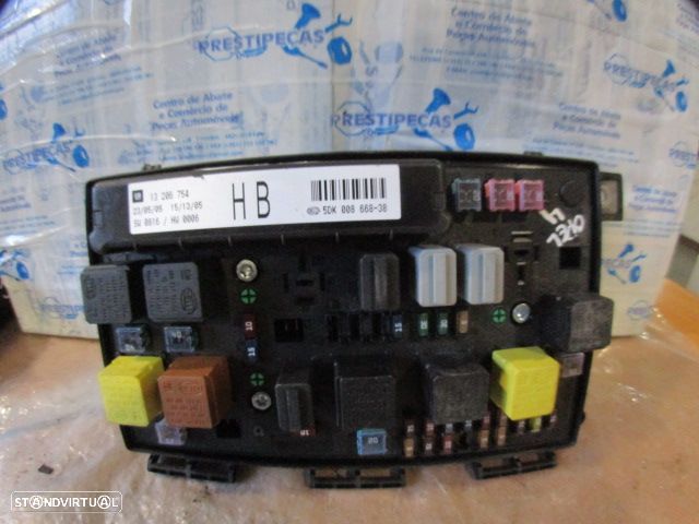 Caixa Fusiveis 5DK00866838 OPEL ASTRA H 2005 1.7CDTI 100CV 5P CINZA HELLA - 1