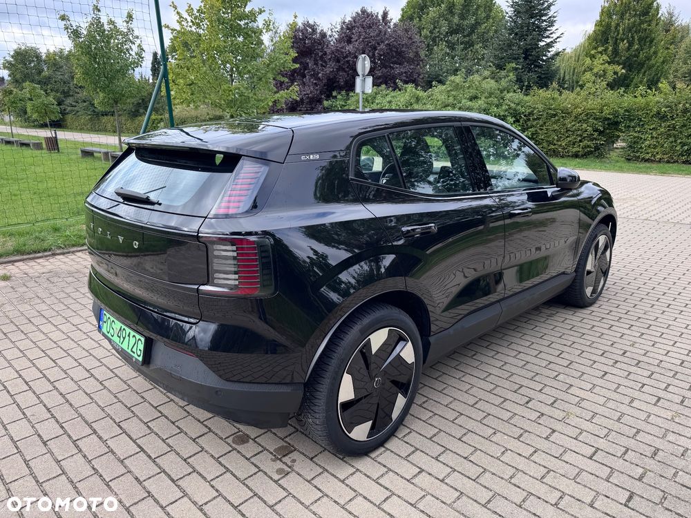 Volvo EX30 Single Motor Extended Range RWD Black Edition Plus - 9