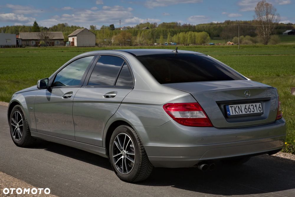 Mercedes-Benz Klasa C 180 CGI Automatik BlueEFFICIENCY - 12
