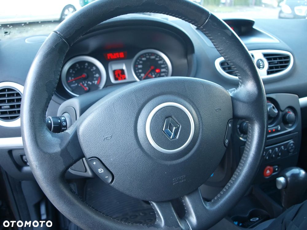 Renault Clio - 23