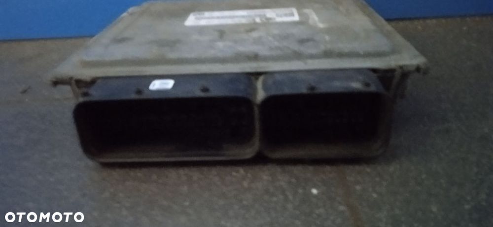 Komputer sterownik silnika Skoda Fabia II 03F906070AM - 2