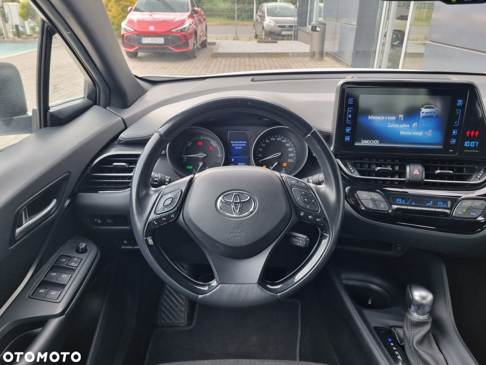 Toyota C-HR - 11