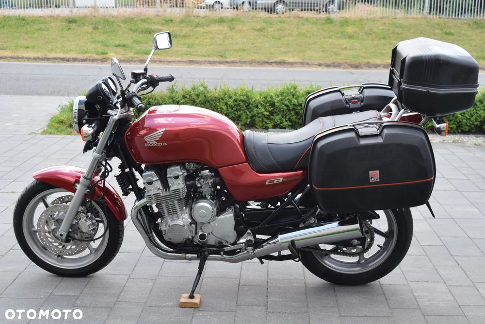 Honda CB - 12