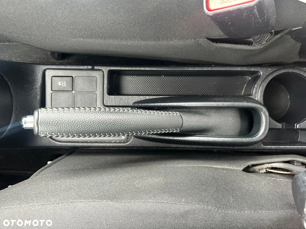 Toyota Yaris 1.33 VVT-i Executive - 17