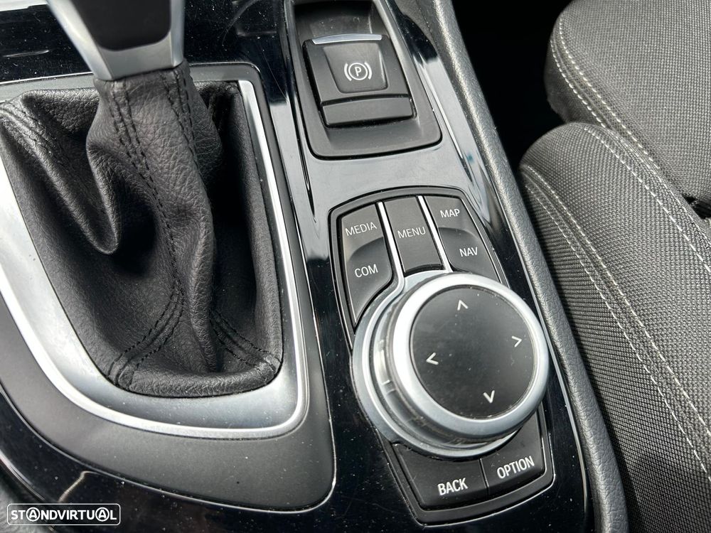 BMW 230xe Active Tourer - 21
