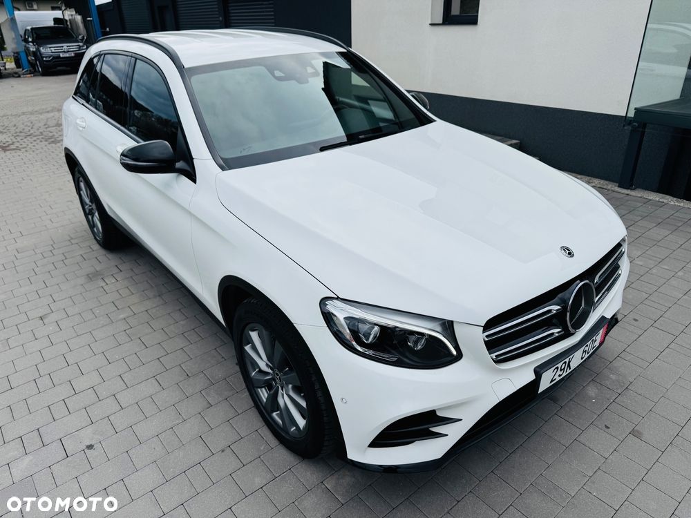 Mercedes-Benz GLC 250 4Matic 9G-TRONIC AMG Line - 1