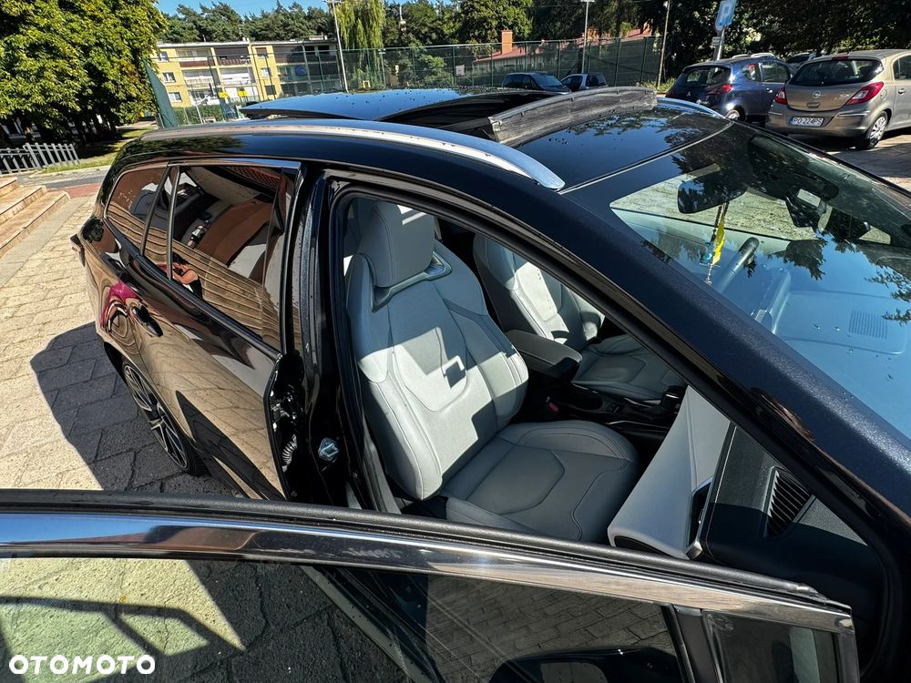 Toyota Corolla 2.0 Hybrid Executive - 16