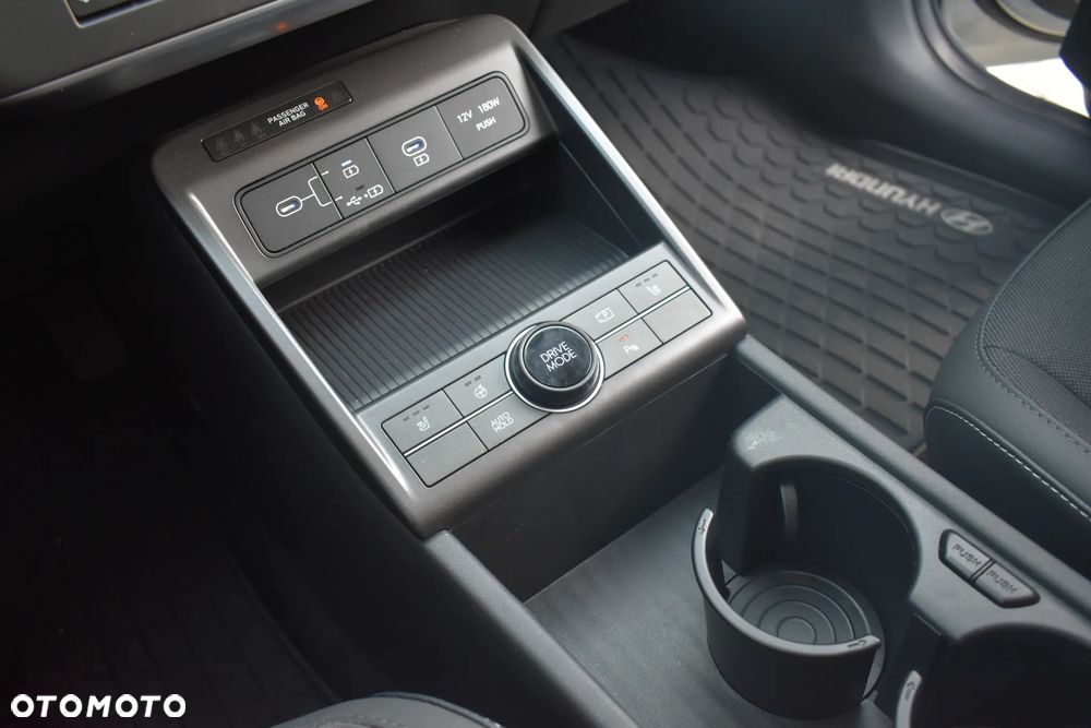 Hyundai Kona 64kWh Executive - 16