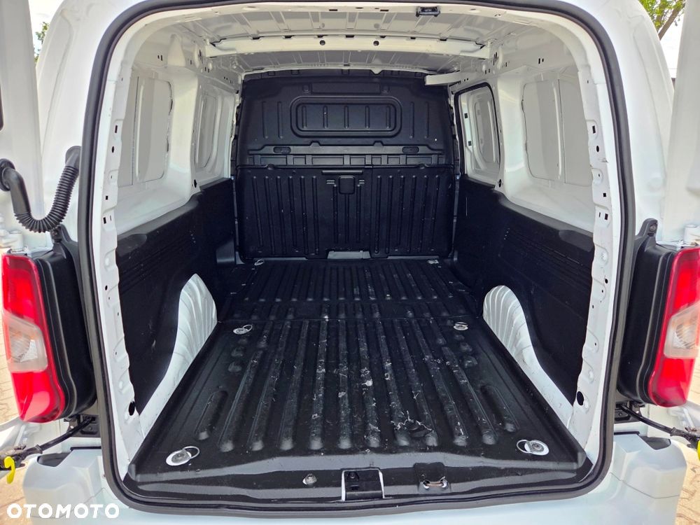 Opel COMBO - 13