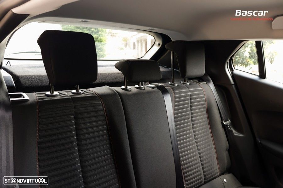Peugeot 2008 1.2 PureTech Allure - 17