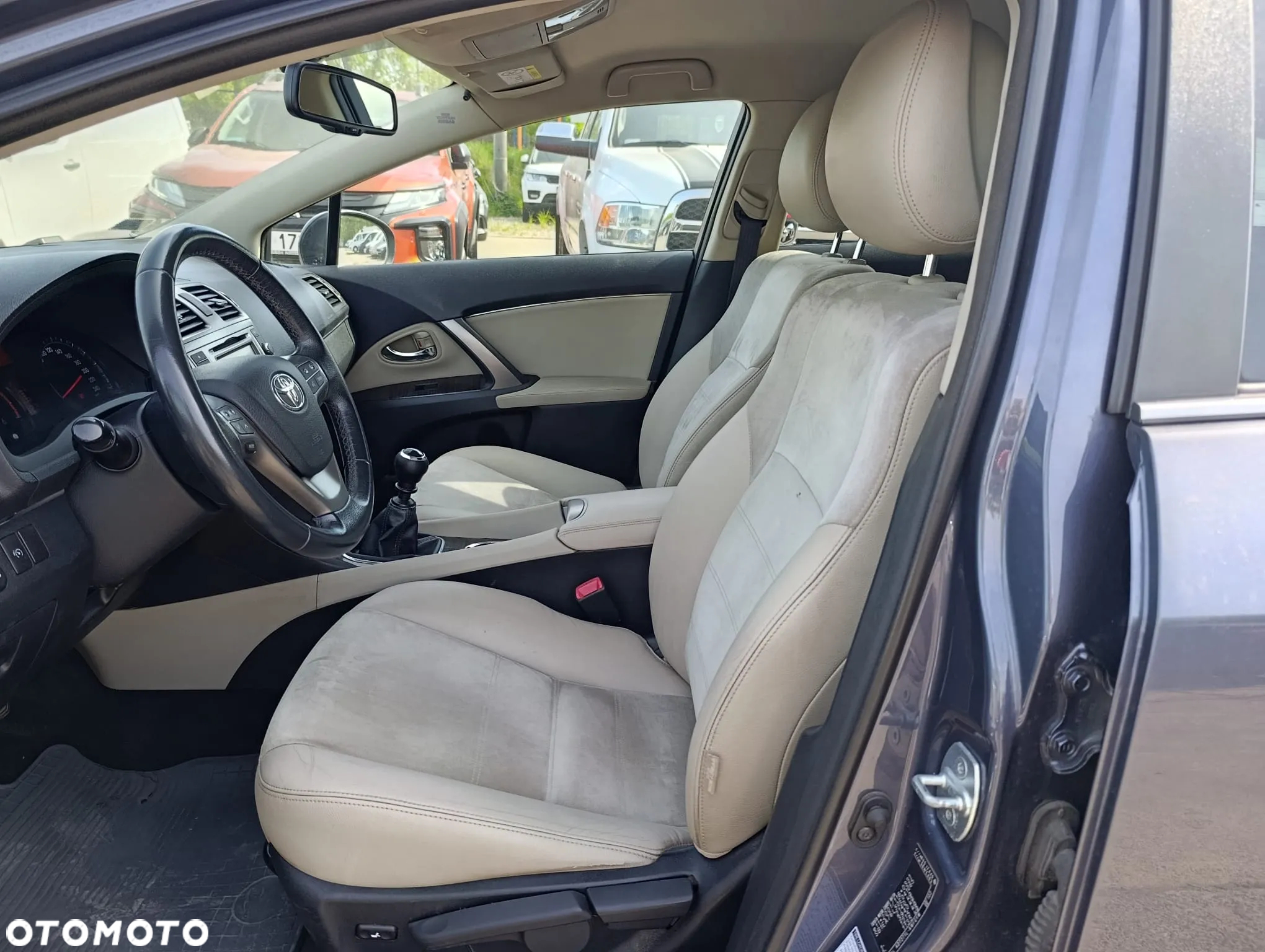 Toyota Avensis 2.2 D-4D Prestige - 9