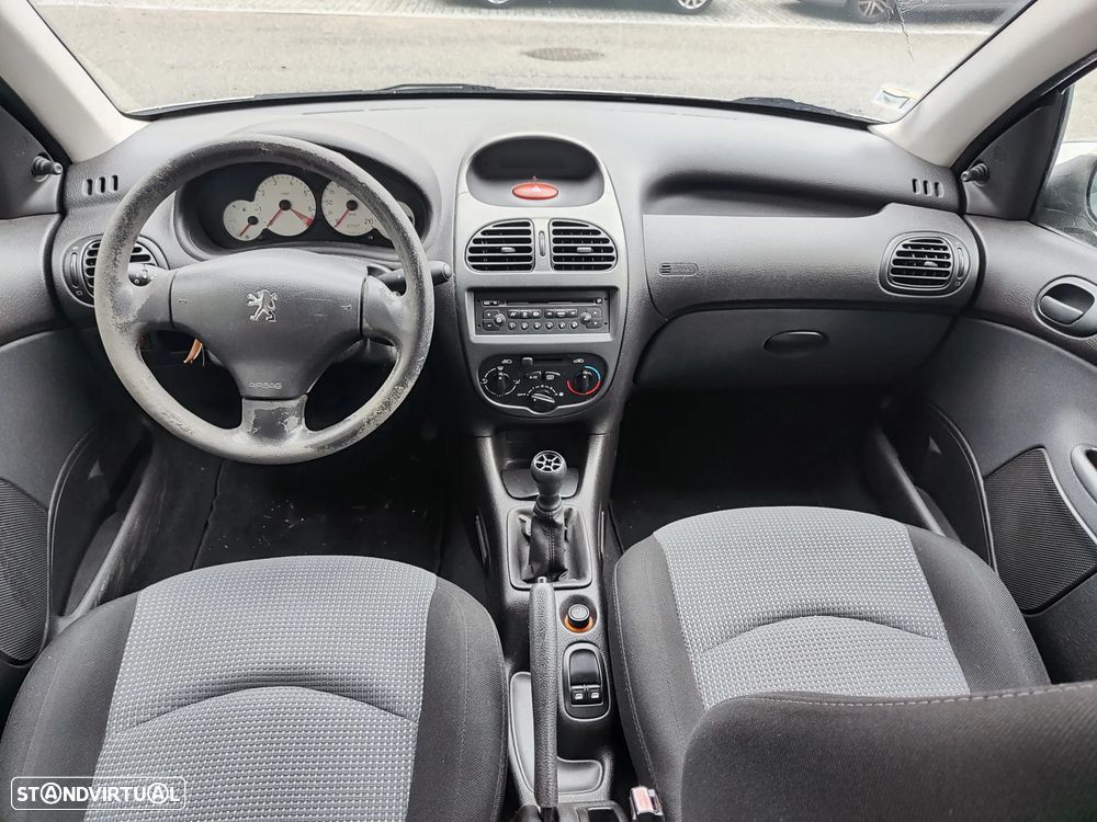 Peugeot 206 1.1 Color Line - 8