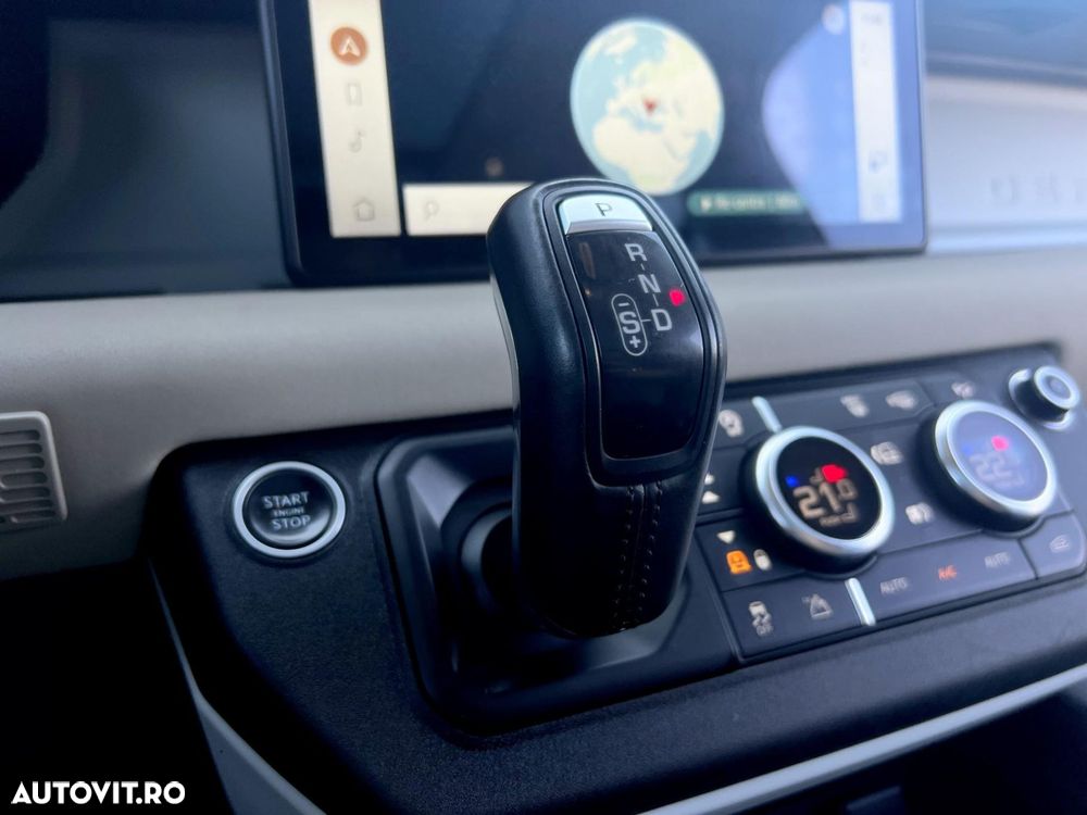 Land Rover Defender - 12