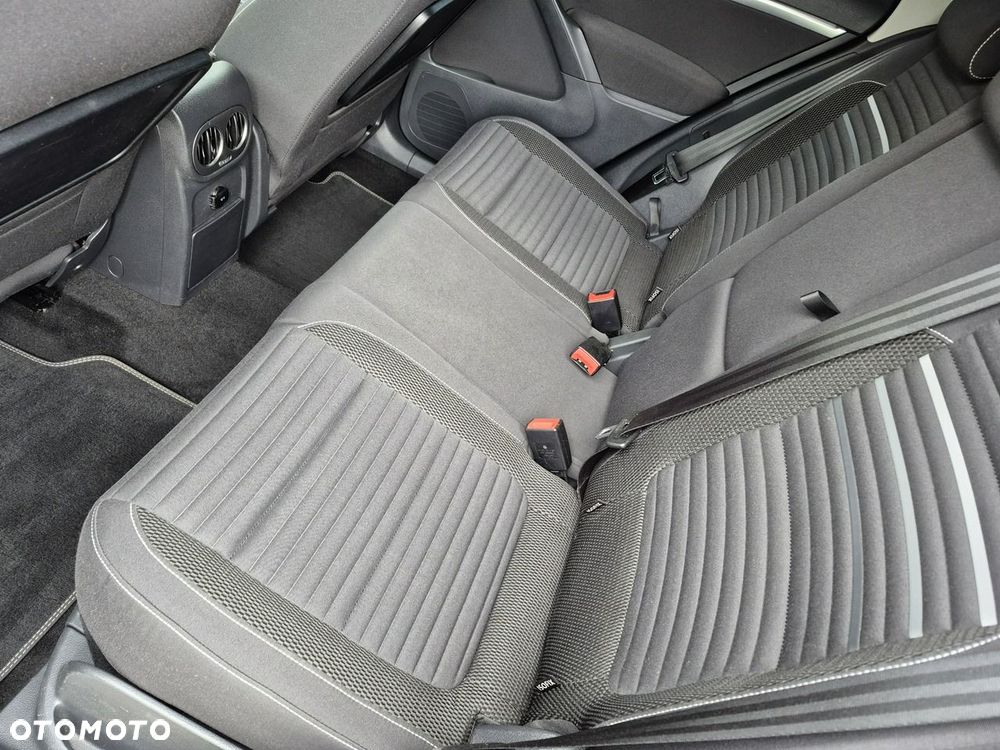 Volkswagen Tiguan - 9