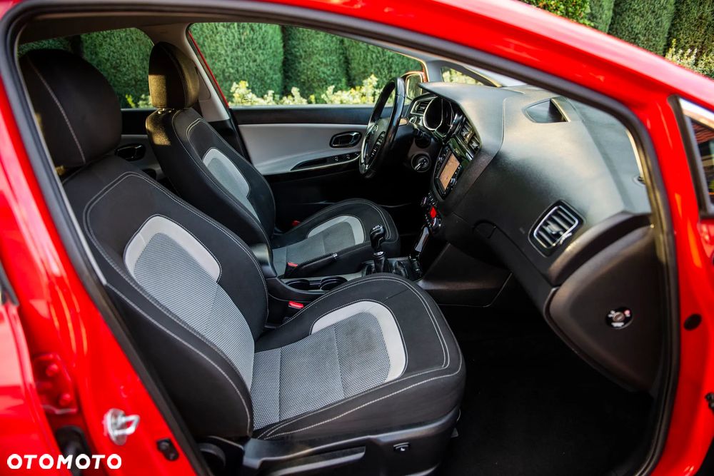 Kia Ceed 1.4 CVVT Dream Team Edition - 37