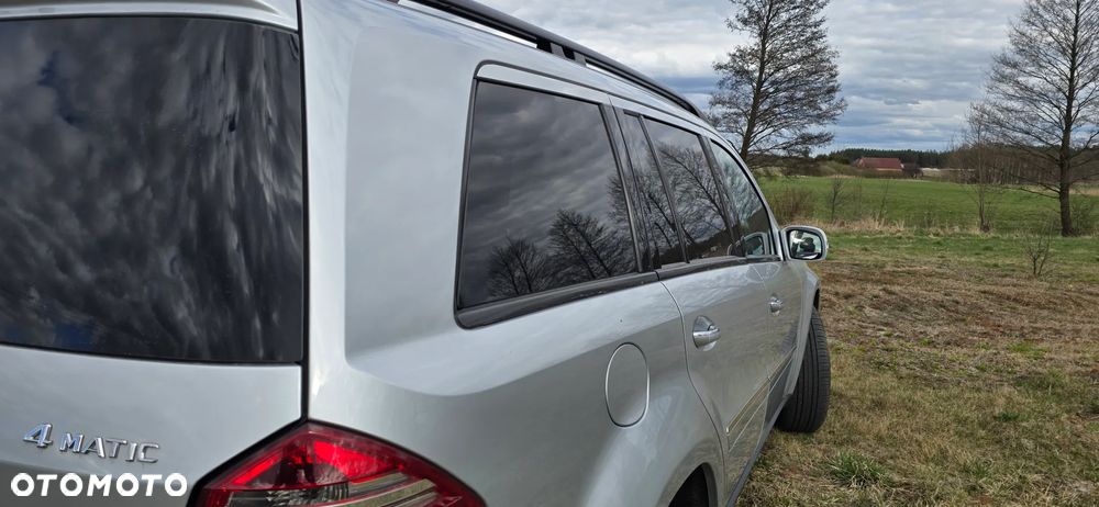 Mercedes-Benz GL 450 - 12