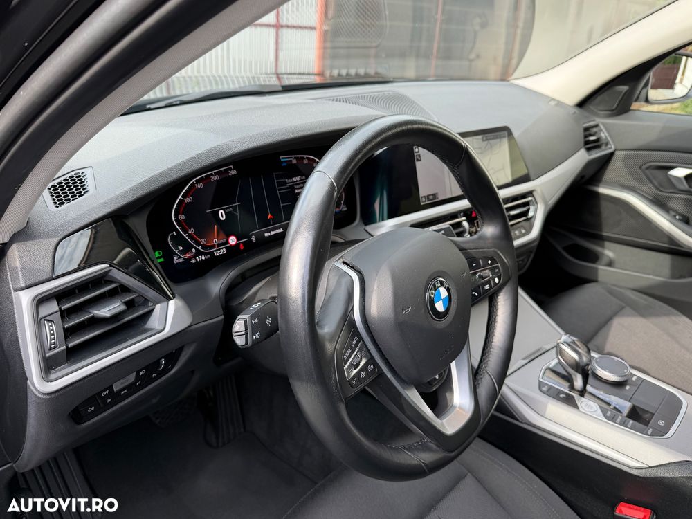 BMW Seria 3 320d xDrive AT MHEV - 12