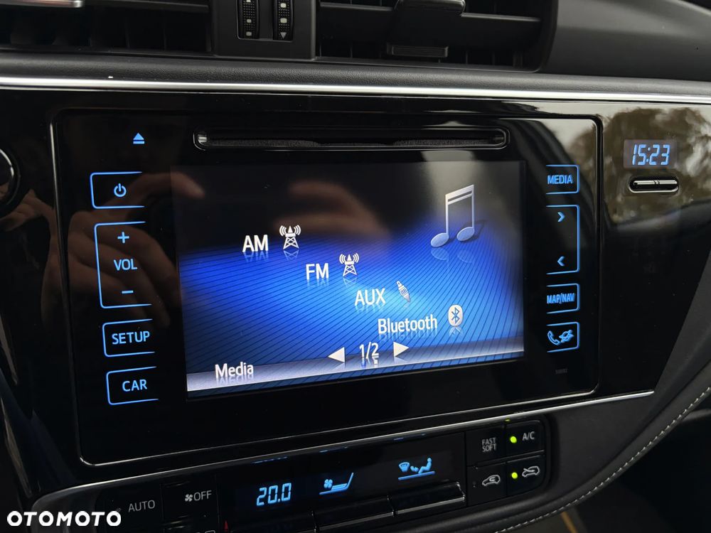 Toyota Auris 1.8 HSD Luna - 33