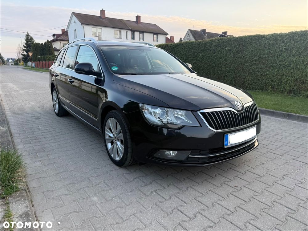 Skoda Superb 2.0 TDI PD DSG Elegance - 1