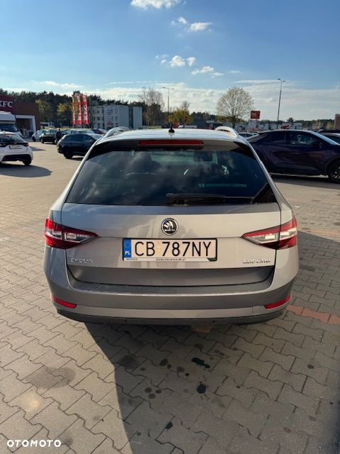 Skoda Superb 2.0 TDI Style DSG - 5