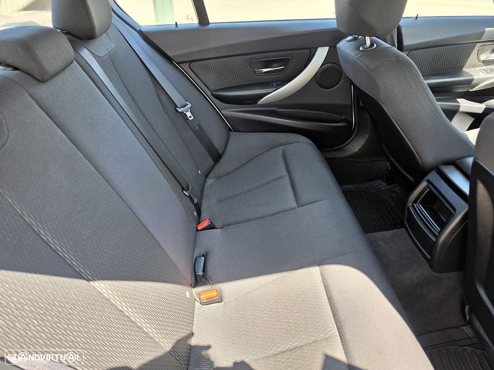 BMW 318 d Line Modern - 32