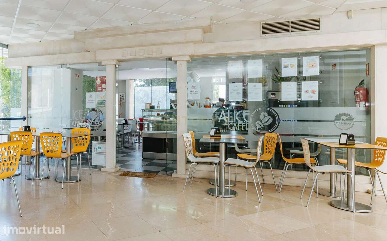 Trespasse de Cafetaria com Esplanada | Av. João XXI – Lisboa - Grande imagem: 2/20